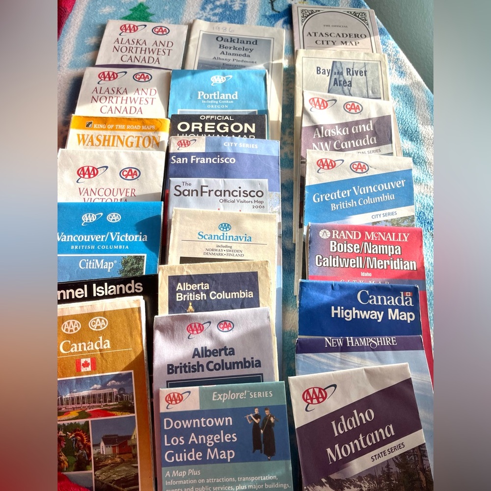 Lot 25 maps: Pacific NW/Canada/Portland/San Fran laminated fold out/Vancouver++
